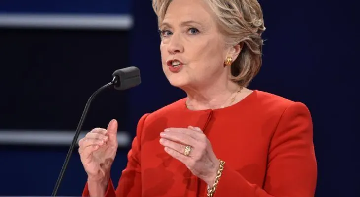 Clinton arranca el debate abogando porque "los ricos paguen su parte justa