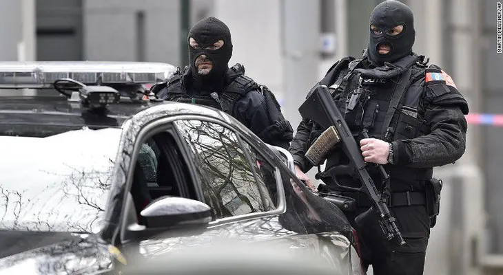 Nuevos arrestos en una Bruselas en la que predomina una "sensación de guerra"