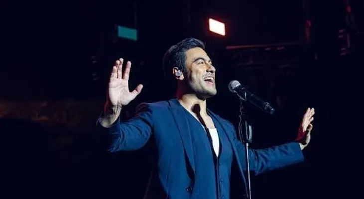 Carlos Rivera regresa a Colombia con su gira 'Vida México Tour' en homenaje a sus raíces