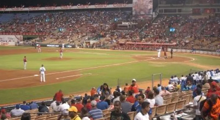 Fijan precios de boletas por juego para partidos en el Quisqueya