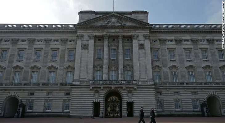 Convocan reunión de personal de la familia real británica