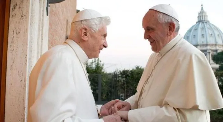 Benedicto XVI dice Francisco coincide con ideal Juan Pablo II sobre misericordia en la Iglesia