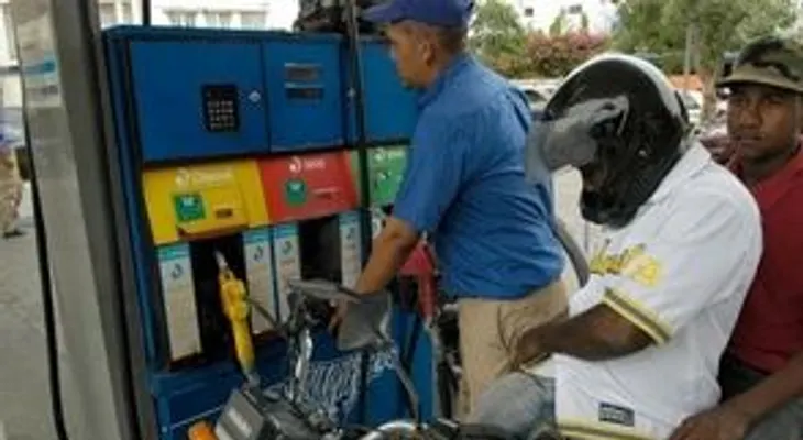 Suben RD$3.00 a las gasolinas y RD$2.50 al gasoil