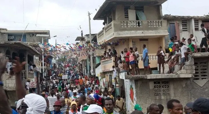 Gobierno haitiano busca evitar vacío de poder