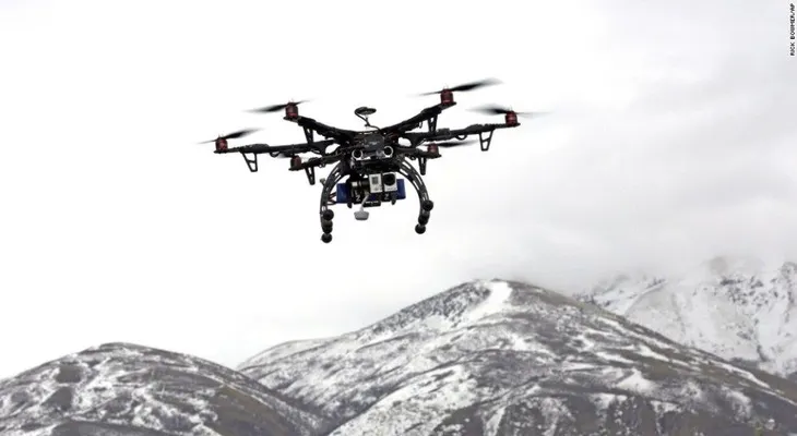 ¿Está bien derribar un drone que sobrevuela sobre tu casa?