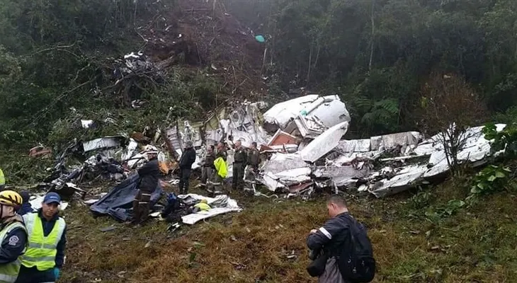 ¿Por qué se estrelló el avión que llevaba al Chapecoense?