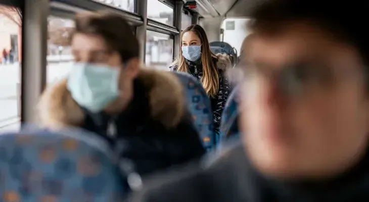 Virólogo prevé una "explosión de contagios" cada invierno