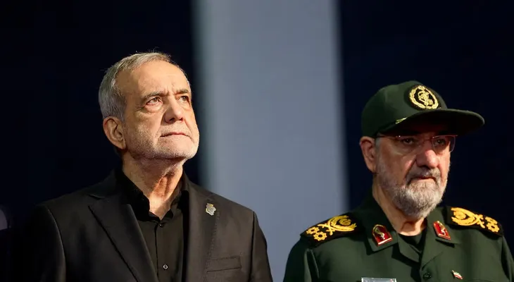 Presidente de Irán pide respaldo a memorando con EEUU en medio de sanciones y dificultades económicas