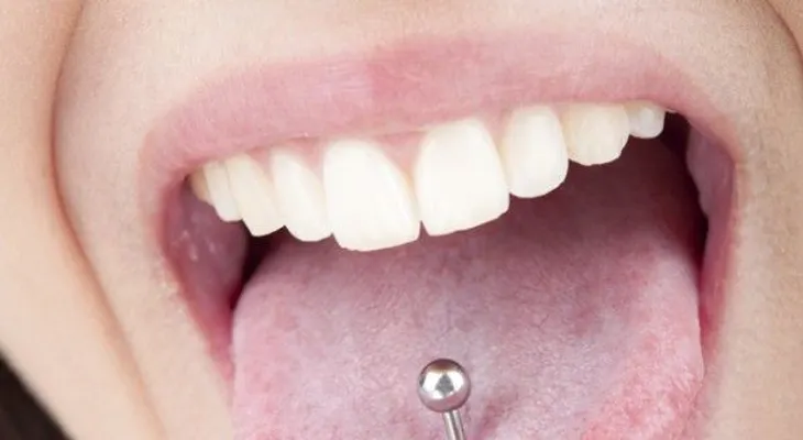 Diez razones por las que es riesgoso un piercing en la boca