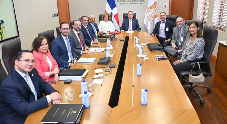 Valdez Albizu recibe una misión técnica del BID a fin de potenciar  el financiamiento a MIPYMES a través del BANDEX