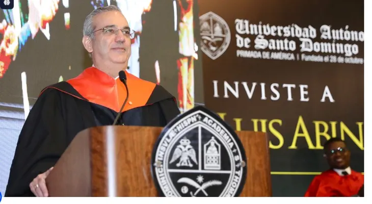 Presidente Abinader recibe doctorado "honoris causa" de la UASD