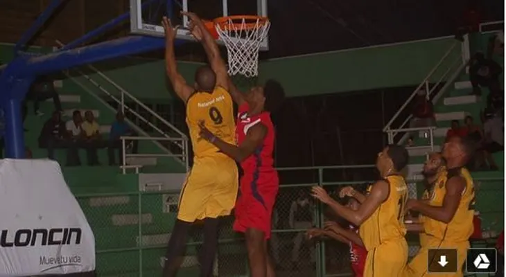 Ciro Pérez vence a Pueblo Nuevo en inicio Serie Final XXV torneo Baloncesto Superior de SC