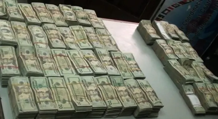 DNCD apresa hombre y le ocupa 499 mil 440 dólares en una yipeta de lujo