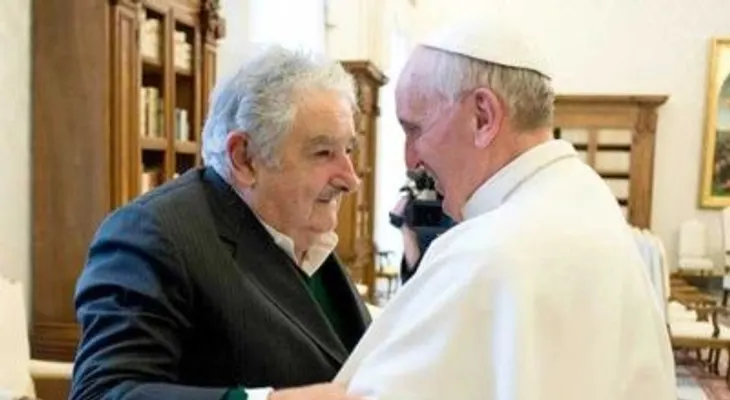 El papa Francisco condena la legalización de la marihuana