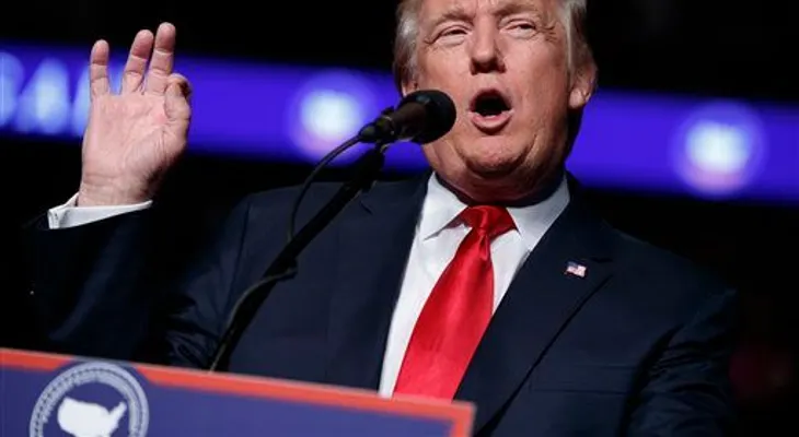 Trump pide a 50 colaboradores de Obama seguir en sus puestos 