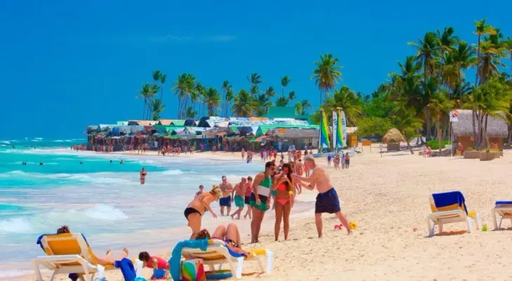 Turismo dominicano supera los 7.7 millones de visitantes en lo que va de año