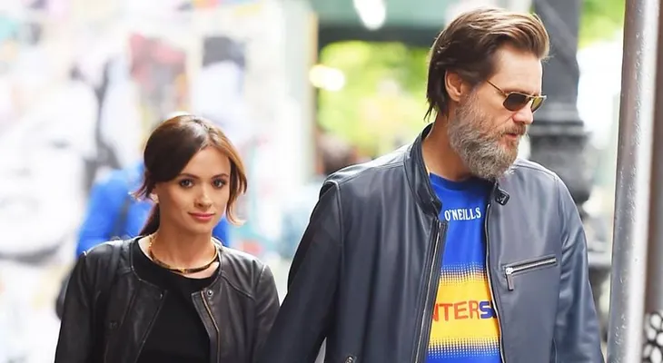 La madre de exnovia de Jim Carrey denuncia al actor por el suicido de su hija
