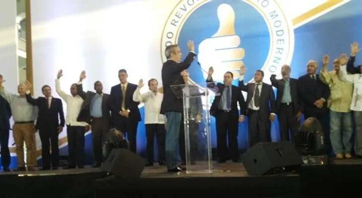PRM presenta 13 candidatos a senadores 