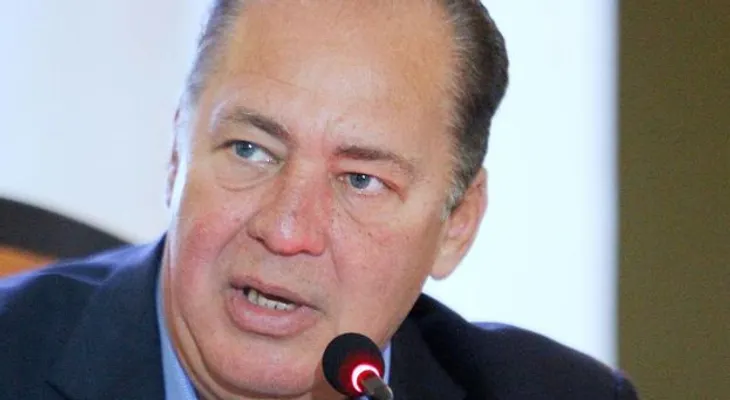 Gobernador de EEUU en misión comercial a Cuba defiende mantener acercamiento
