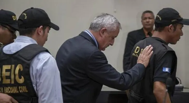 Ordenan prisión preventiva para Otto Pérez; tras las rejas exvicepresidente Roxana Baldetti 