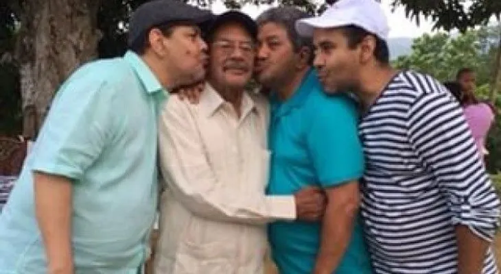 Fallece el padre de Fernando Villalona