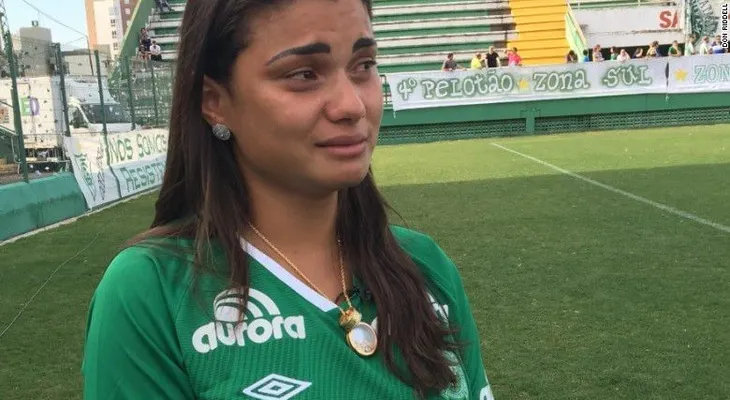 Prometida de jugador del Chapecoense: "Cuando oí la noticia, mi corazón se detuvo y mi mundo se estrelló"