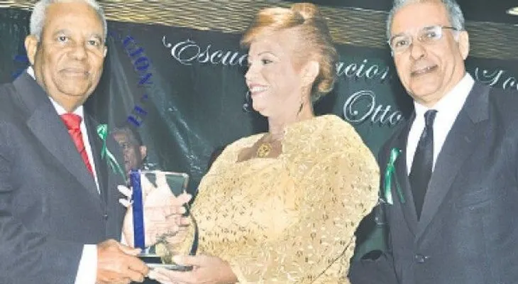 Carlos Cepeda Suriel llama locutores usar medios para defender la Patria