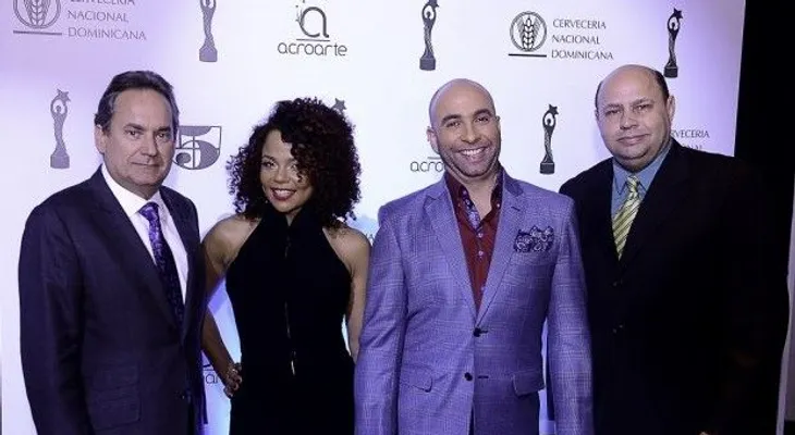 Cheddy García e Irving Alberti serán los presentadores de Premios Soberano 2016