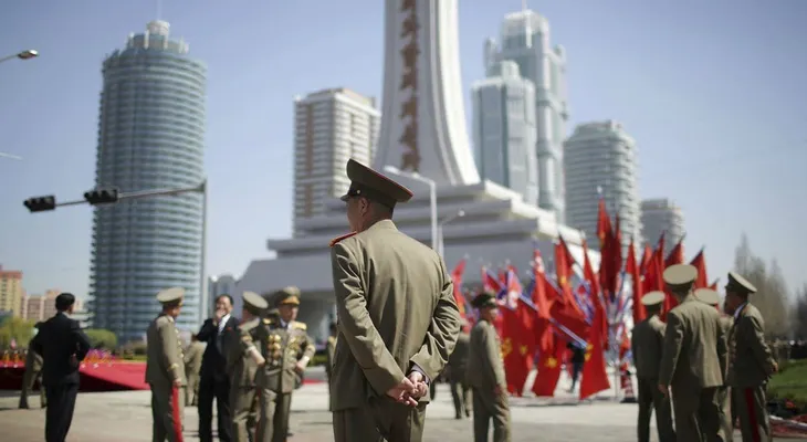 Las impactantes fotos de la inauguración de un complejo residencial en el régimen de Kim Jong-un