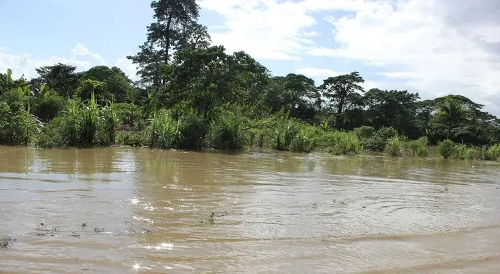 Se ahoga niño de 6 años tratando de cruzar río en Villa Riva