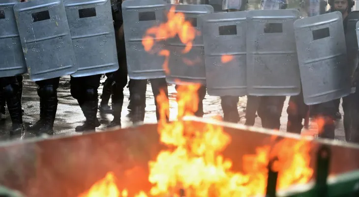 Incendian el Congreso de Paraguay en protestas por aprobación de enmienda constitucional