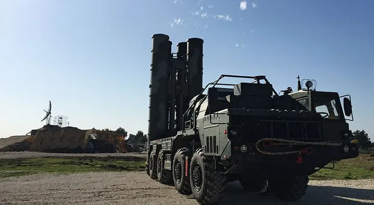 Misiles rusos del sistema S-400 derriban objetivo jabali de propulsión a chorro (VIDEO)
