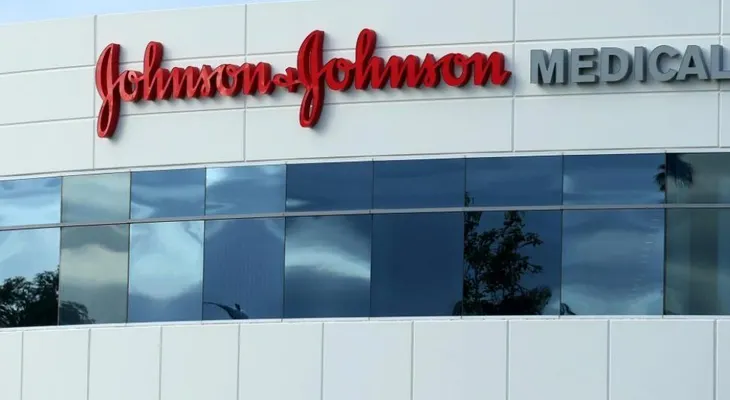 EEUU dará US$1,000 millones  a J&J para la manufactura de su vacuna