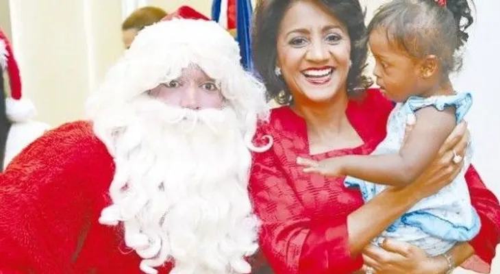Cándida Montilla encabeza el primer encuentro navideño en CAID