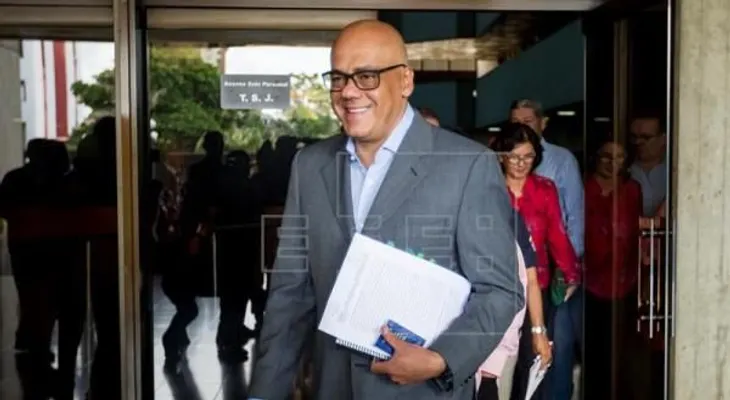 El chavismo asegura que diálogo con la oposición está a punto de lograrse