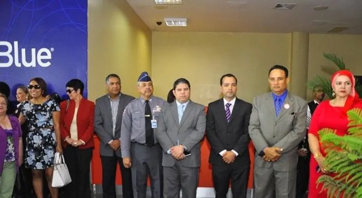 Pasajeros del año premiados en aeropuerto Cibao