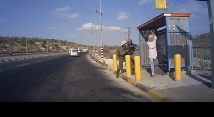 Soldados israelíes disparan a una mujer palestina que intentó apuñalarlos