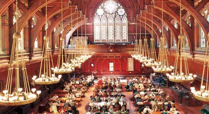 Indignación en Harvard: Alumnos de Economía de la Universidad exigen nuevas perspectivas académicas