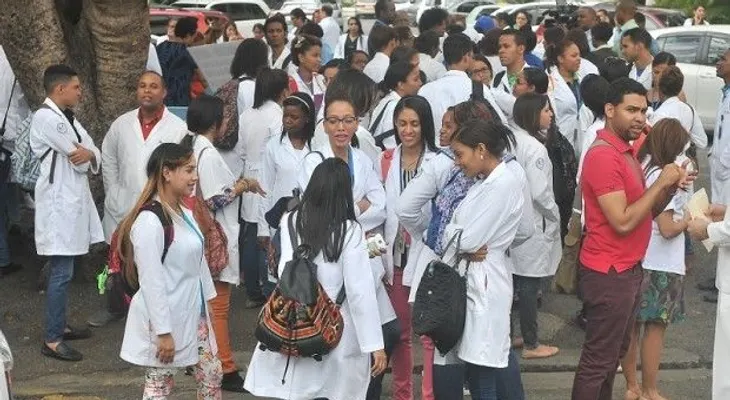Hospitales del Distrito y de provincia Santo Domingo continúan paralizados hoy