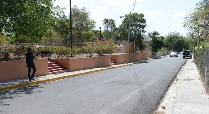 MOPC reconstruye calles de Estebanía y carretera Villa Fundación-Las Carreras