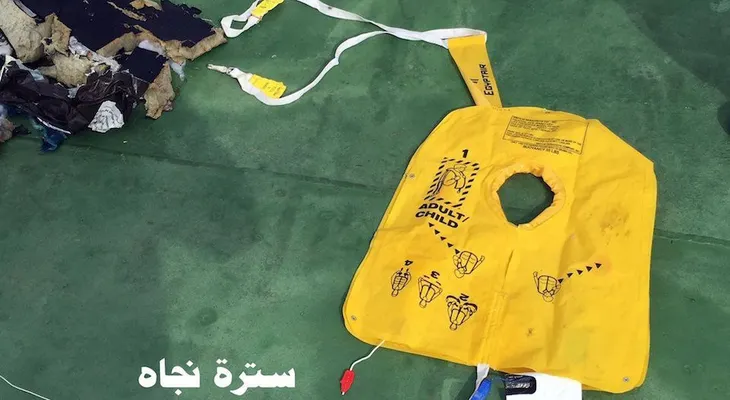 Estos son los primeros restos del avión egipcio hallados en el mar Mediterráneo