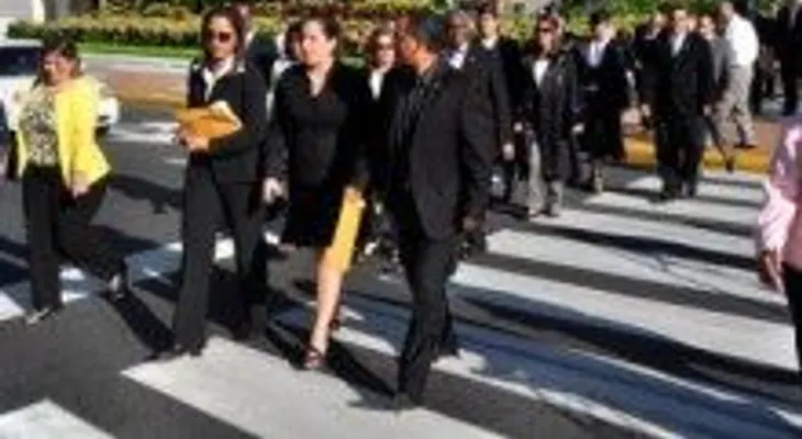 Jueces dos minutos de silencio en reclamo 2.66% para el Poder Judicial