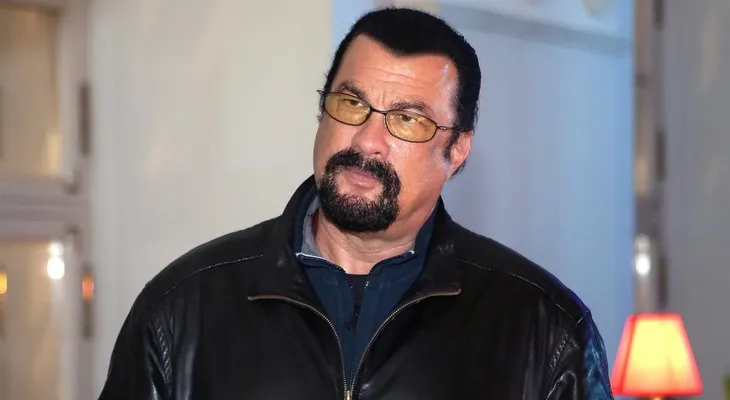 Steven Seagal está siendo investigado por una violación en 1993