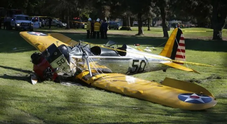 Actor Harrison Ford estable tras aterrizar avioneta de manera forzosa