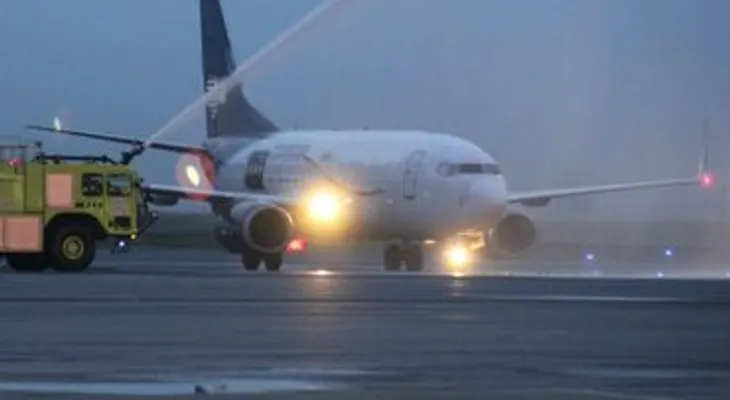 Un Boeing 737 aterriza de emergencia en Moscú por despresurización de cabina