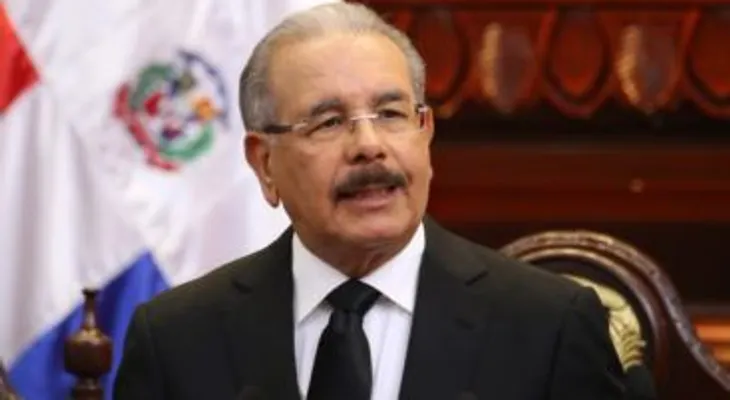 Presidente Medina felicita por adelantado a las madres dominicanas