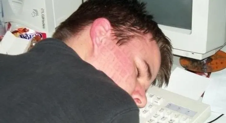 Estudio: La gente inteligente es nocturna y duerme más tarde