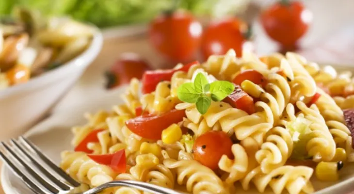 La dieta para adelgazar que te deja comer pasta y arroz por la noche