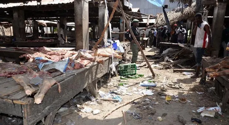 Al menos 27 muertos y 80 heridos en un atentado suicida en Nigeria