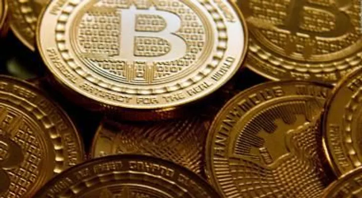 El bitcóin perdió un tercio de su valor en 24 horas. ¿Se acabó la fiebre por la criptomoneda?